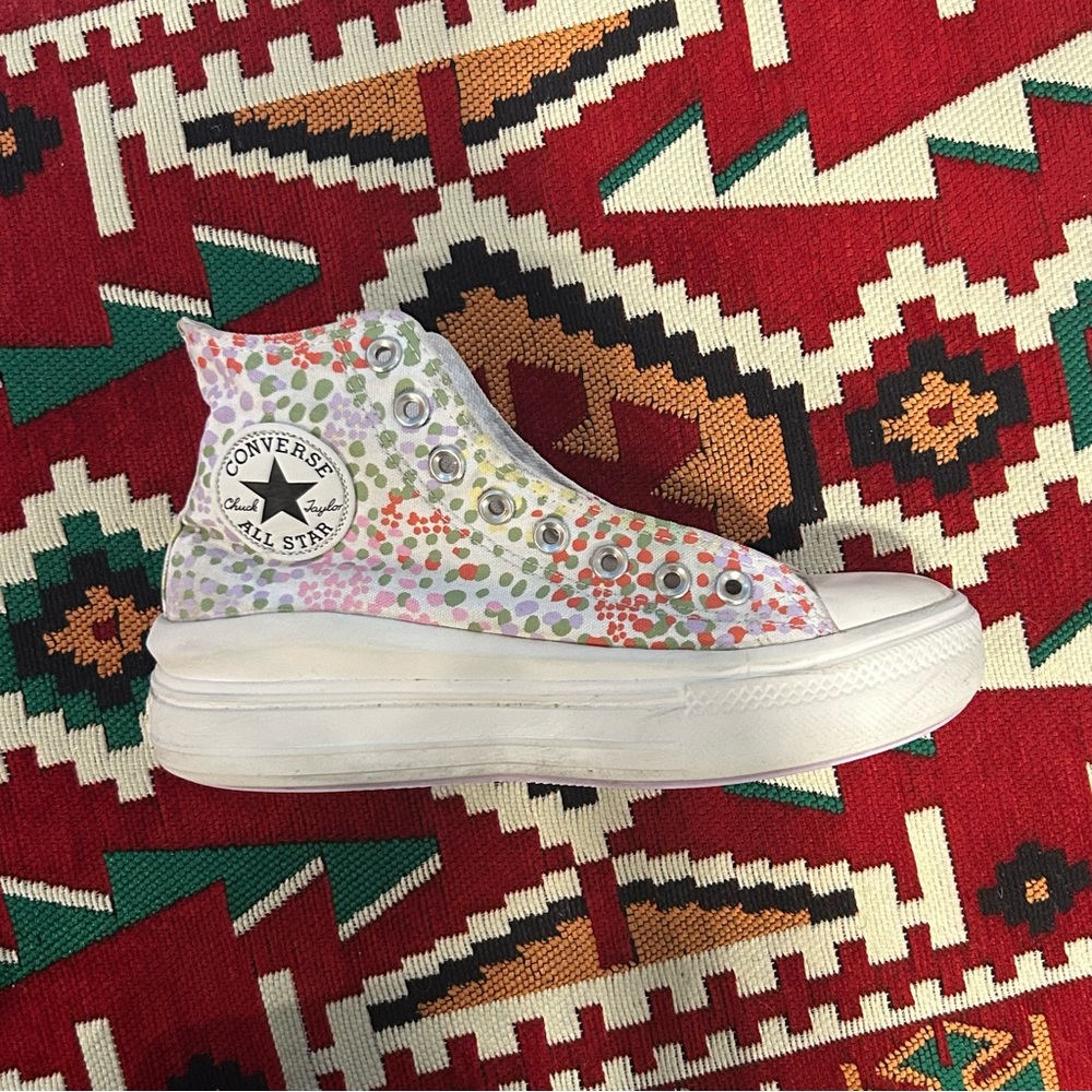 Converse White High-Top Sneakers with Classic Style